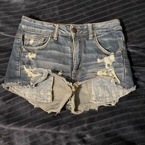 High Waisted American Eagle Shorts - Size 6